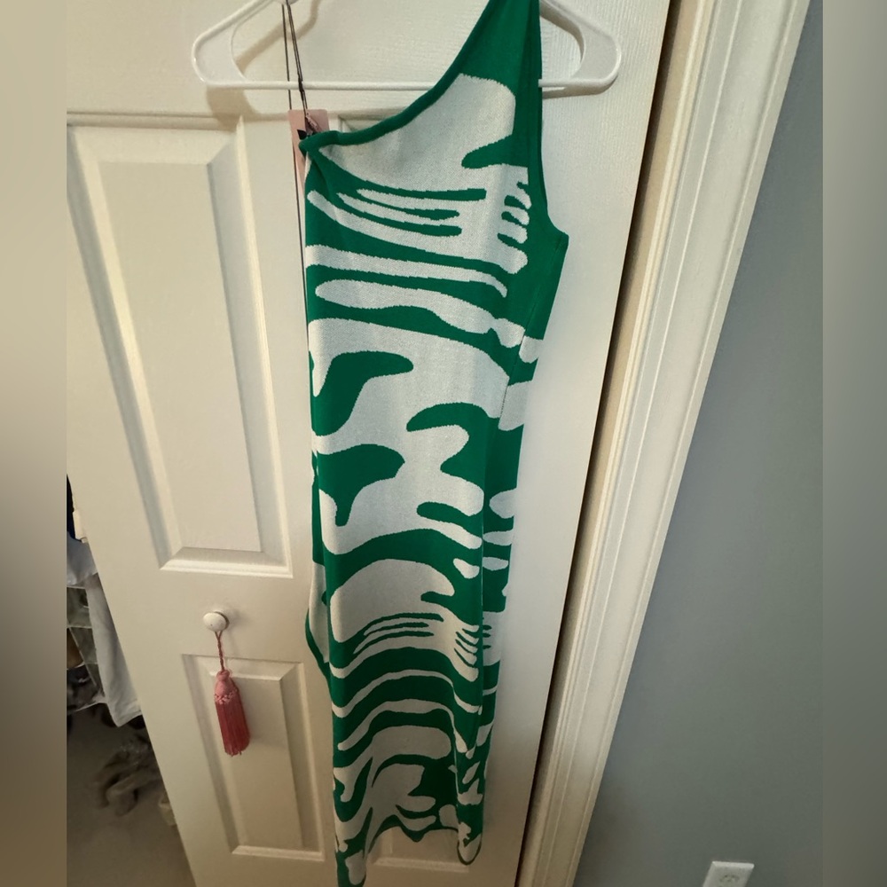 Green and white patterned midi dress, brand new